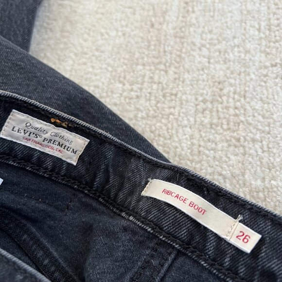Levi's Premium Ribcage Bootcut Button Fly High Rise Jeans 26 - Picture 2 of 11
